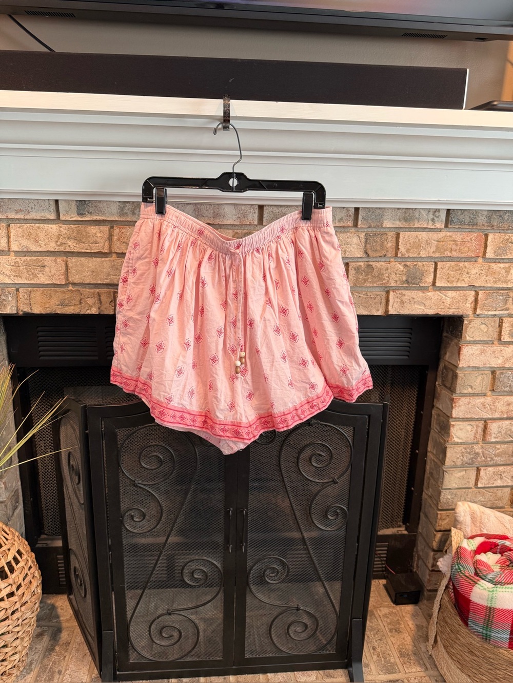 Old Navy printed skort in pink multi with tie waist, Large, EUC
